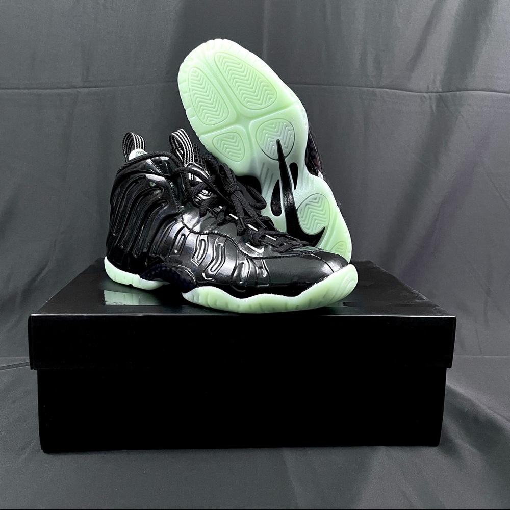 SOLDNike Foamposite Barely Green